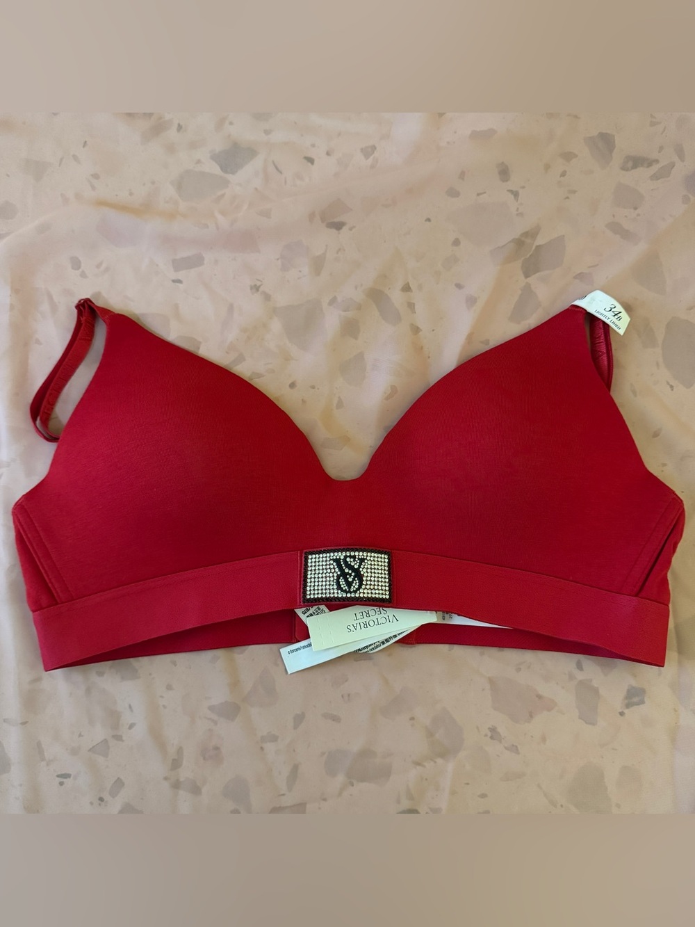 Victoria's Secret New 34B Red T Shirt Shine Patch Lightly Lined Wireless Bra